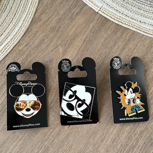 NWT Bundle of 3 Mickey Mouse Disney Trading Pins - Picture 3 of 3